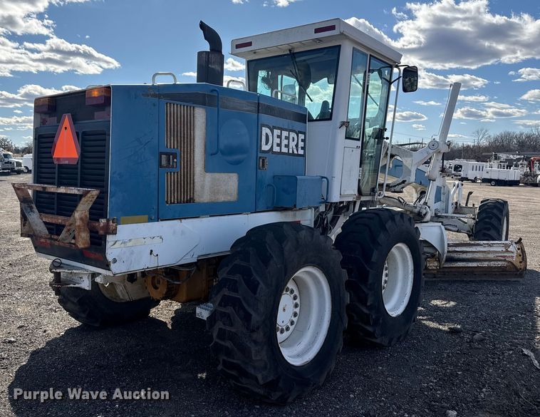 image for item EG1982 2000 John Deere 770C motor grader