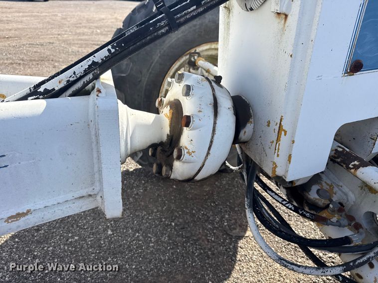 image for item EG1982 2000 John Deere 770C motor grader