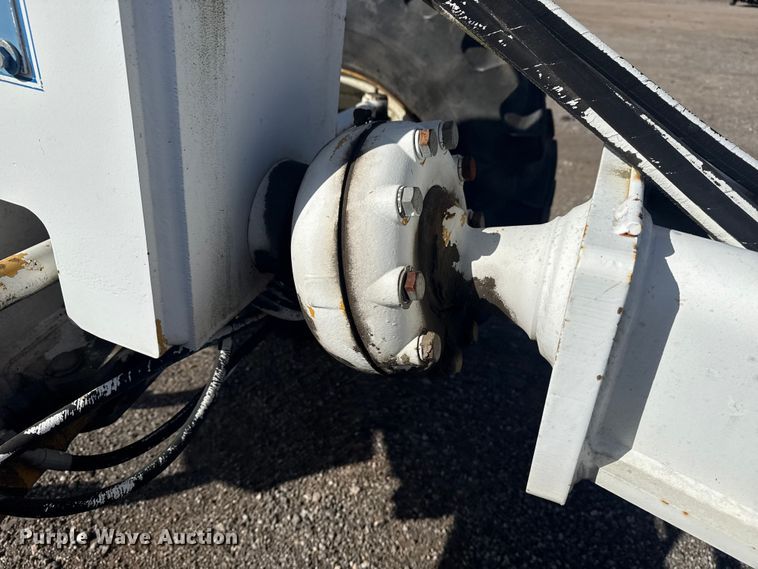 image for item EG1982 2000 John Deere 770C motor grader