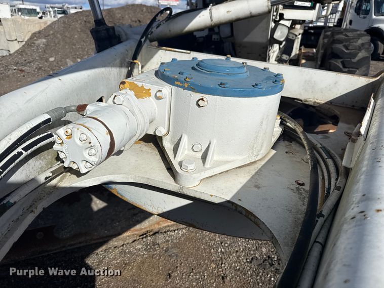 image for item EG1982 2000 John Deere 770C motor grader