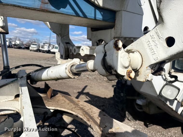 image for item EG1982 2000 John Deere 770C motor grader