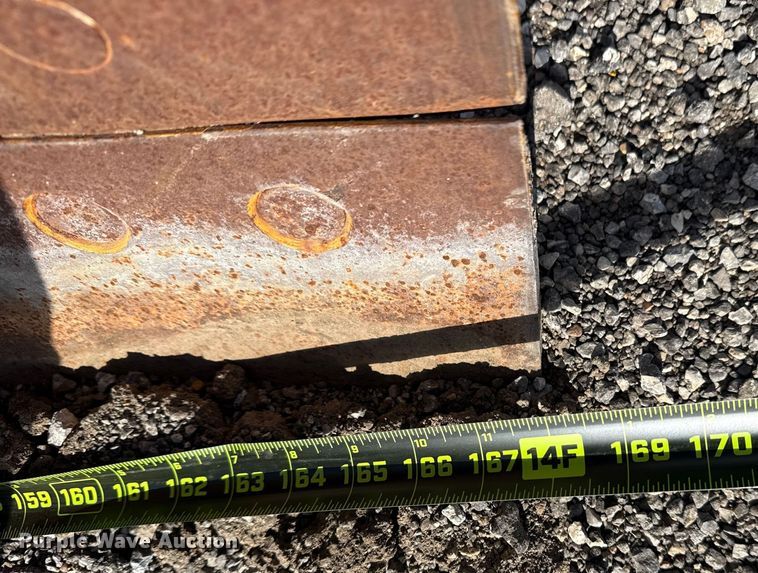 image for item EG1982 2000 John Deere 770C motor grader