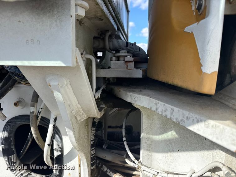 image for item EG1982 2000 John Deere 770C motor grader