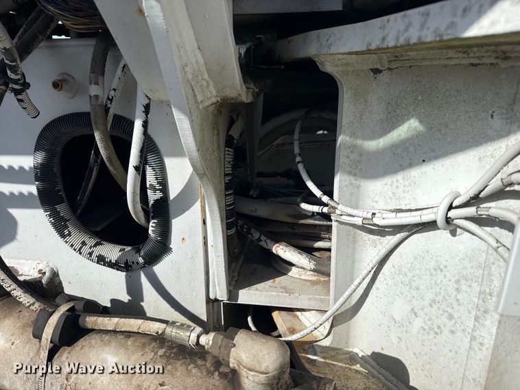 image for item EG1982 2000 John Deere 770C motor grader