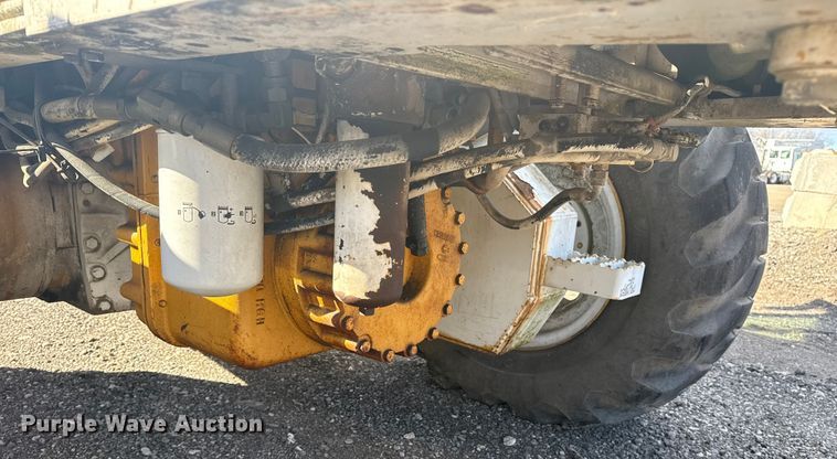 image for item EG1982 2000 John Deere 770C motor grader