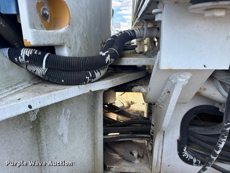 image for item EG1982 2000 John Deere 770C motor grader