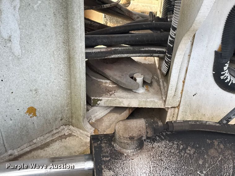 image for item EG1982 2000 John Deere 770C motor grader