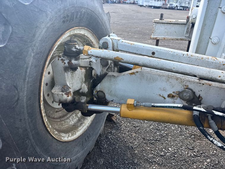 image for item EG1982 2000 John Deere 770C motor grader