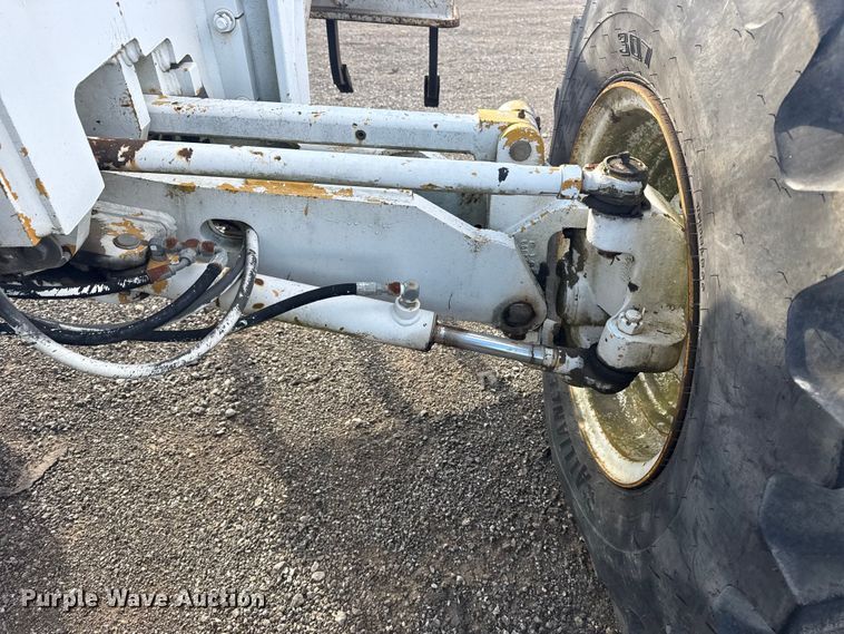 image for item EG1982 2000 John Deere 770C motor grader