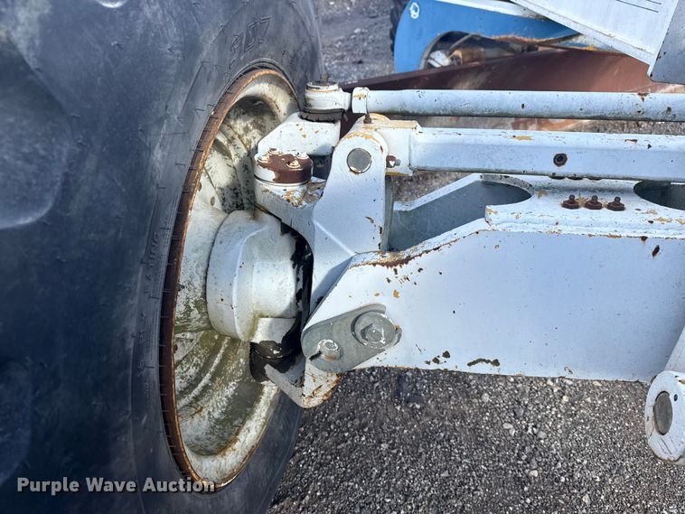 image for item EG1982 2000 John Deere 770C motor grader