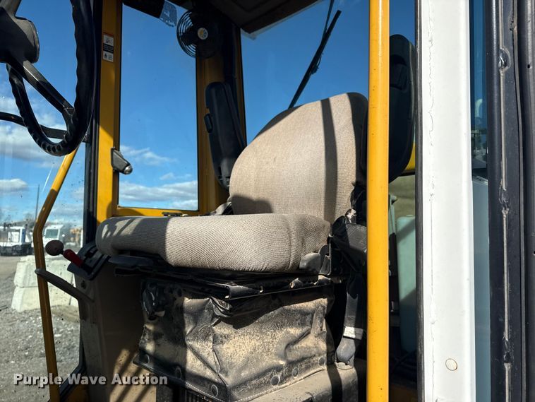 image for item EG1982 2000 John Deere 770C motor grader