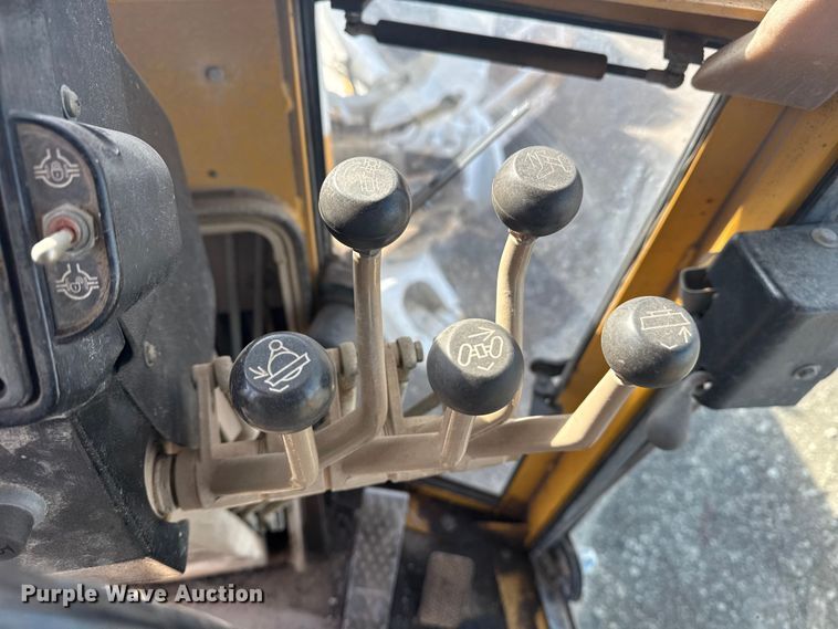 image for item EG1982 2000 John Deere 770C motor grader