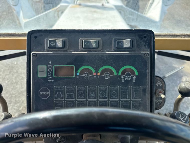 image for item EG1982 2000 John Deere 770C motor grader