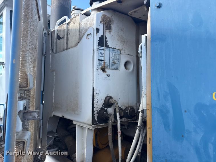 image for item EG1982 2000 John Deere 770C motor grader