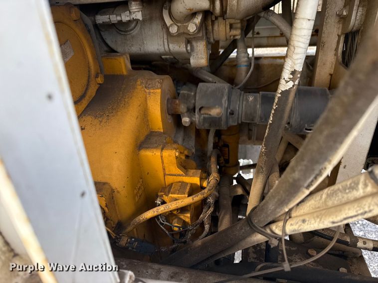 image for item EG1982 2000 John Deere 770C motor grader