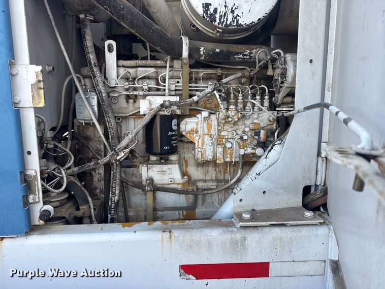 image for item EG1982 2000 John Deere 770C motor grader