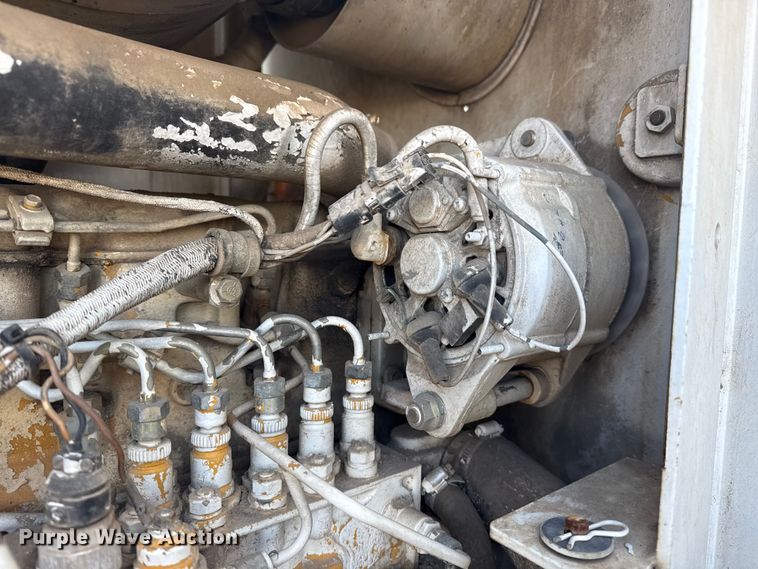 image for item EG1982 2000 John Deere 770C motor grader