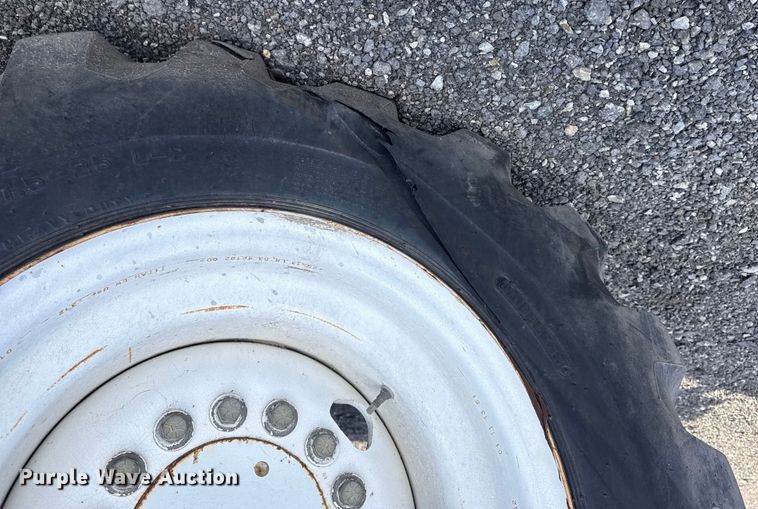 image for item EG1982 2000 John Deere 770C motor grader