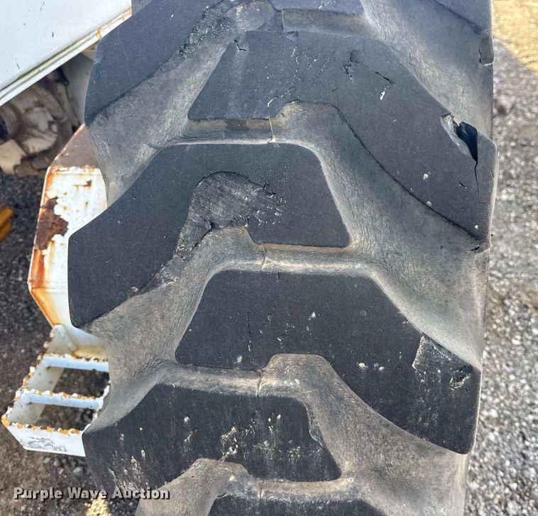 image for item EG1982 2000 John Deere 770C motor grader