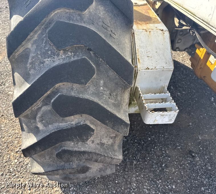 image for item EG1982 2000 John Deere 770C motor grader