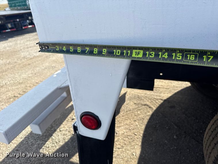 image for item EG1988 2011 Mack CHU613 vacuum truck