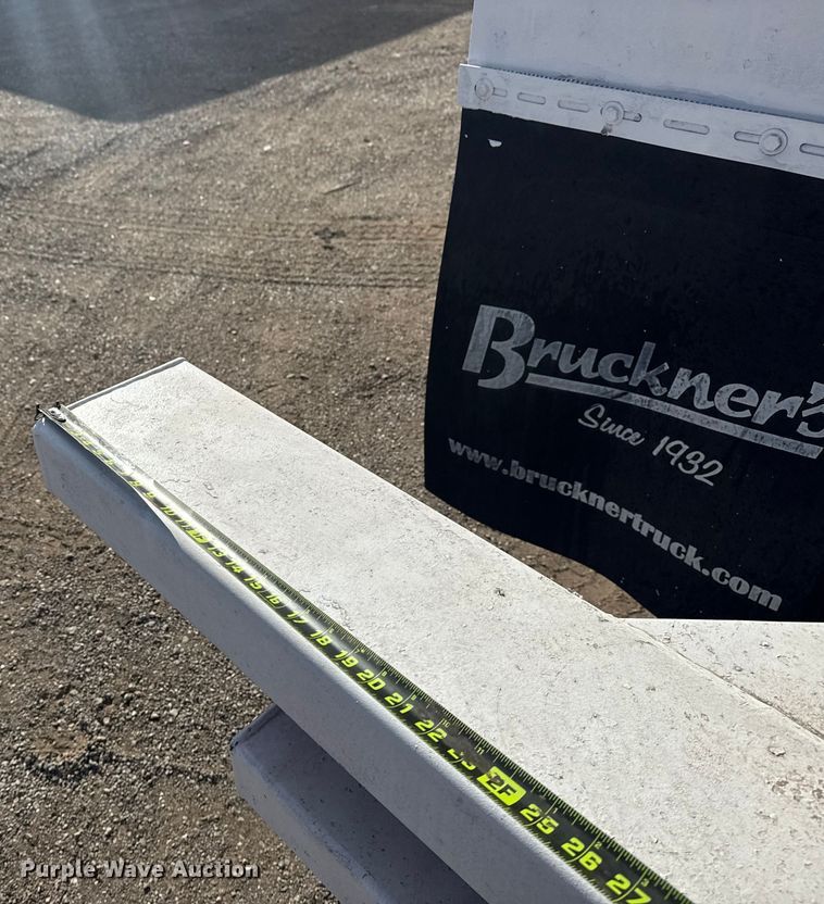 image for item EG1988 2011 Mack CHU613 vacuum truck