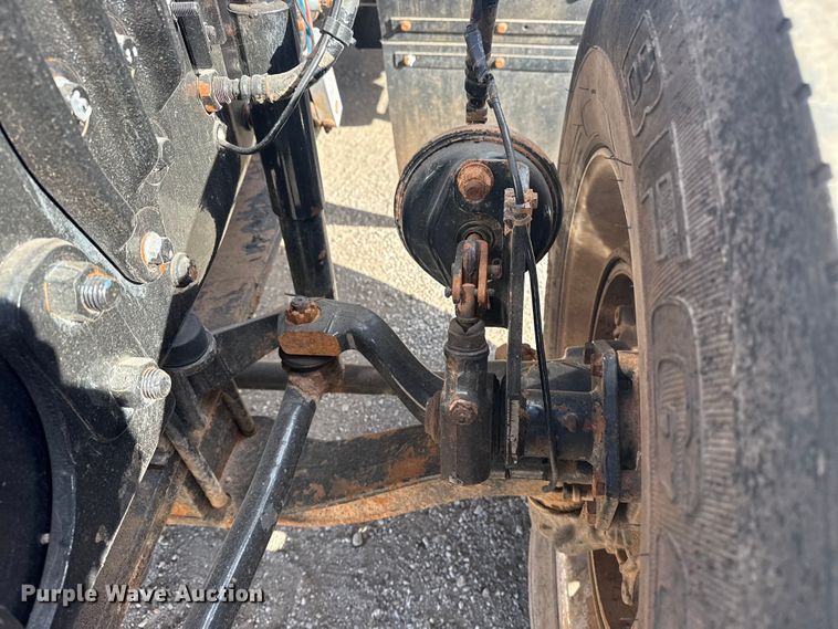 image for item EG1988 2011 Mack CHU613 vacuum truck