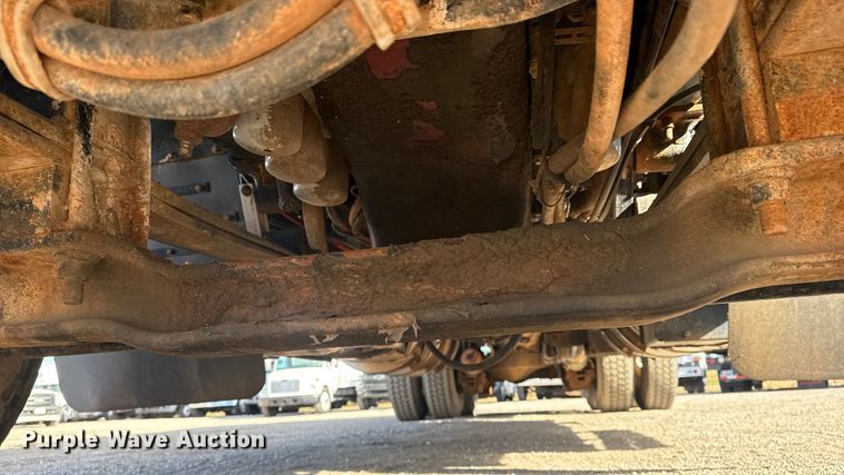 image for item EG1988 2011 Mack CHU613 vacuum truck