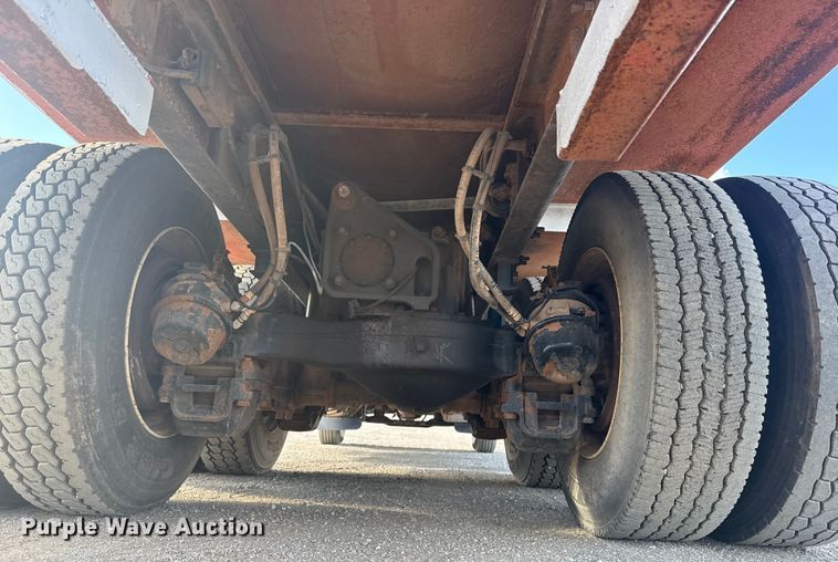 image for item EG1988 2011 Mack CHU613 vacuum truck