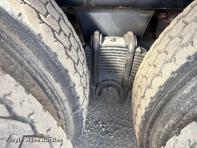 image for item EG1988 2011 Mack CHU613 vacuum truck