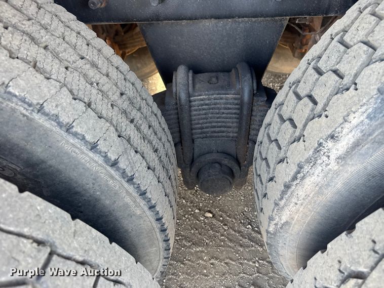 image for item EG1988 2011 Mack CHU613 vacuum truck