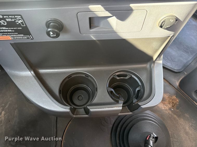 image for item EG1988 2011 Mack CHU613 vacuum truck