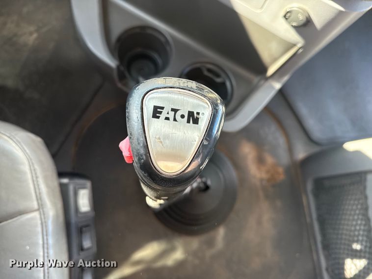 image for item EG1988 2011 Mack CHU613 vacuum truck