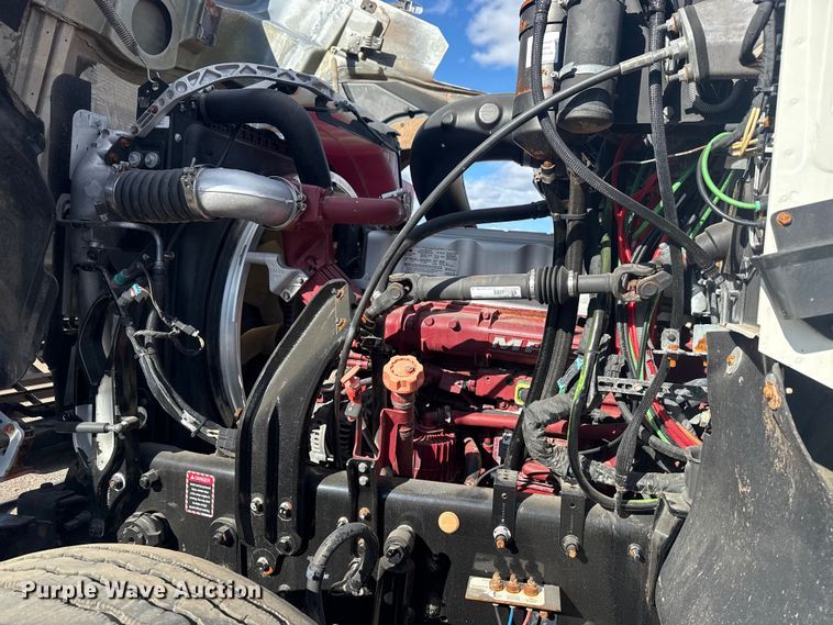 image for item EG1988 2011 Mack CHU613 vacuum truck