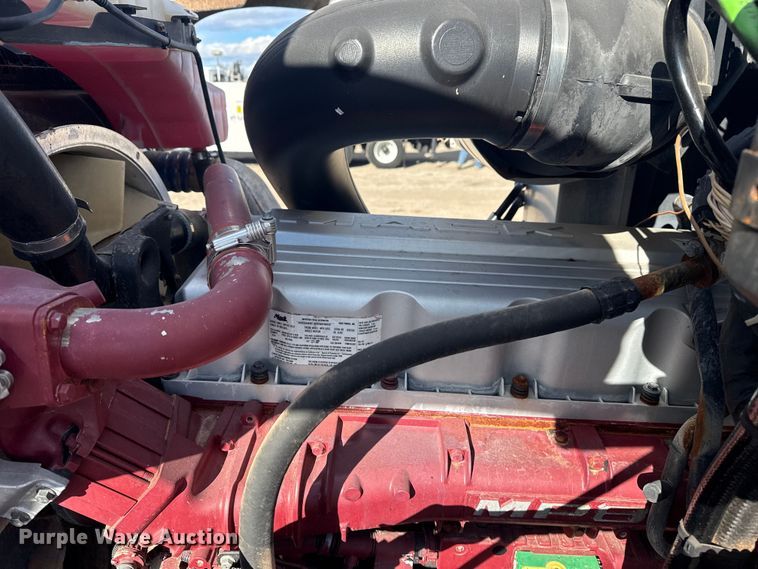 image for item EG1988 2011 Mack CHU613 vacuum truck