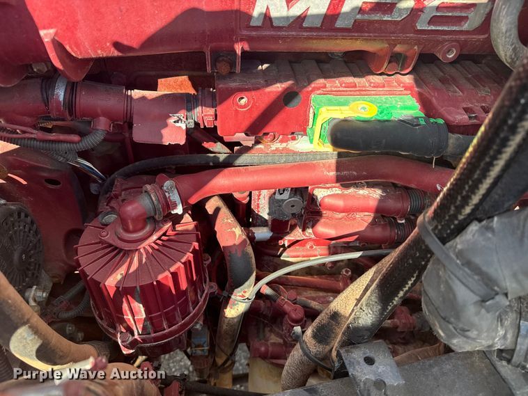 image for item EG1988 2011 Mack CHU613 vacuum truck