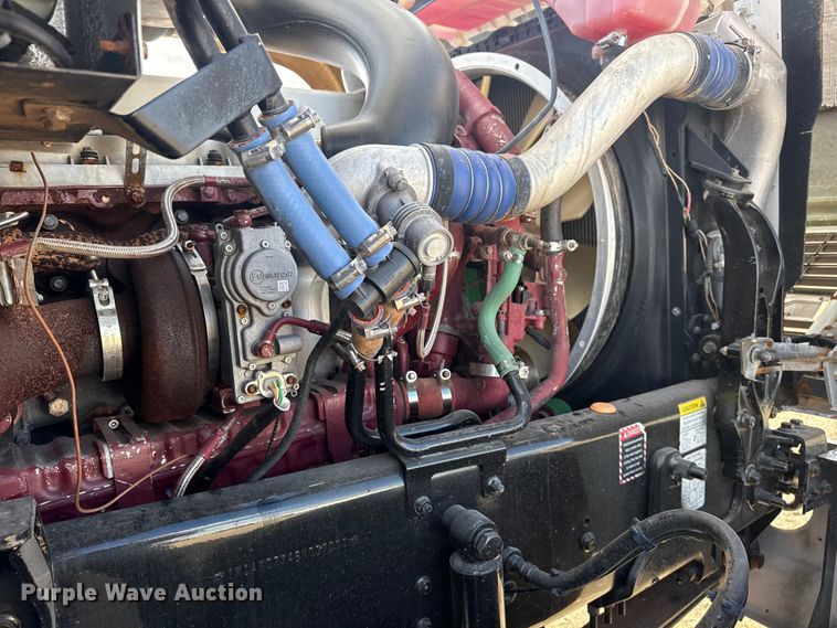 image for item EG1988 2011 Mack CHU613 vacuum truck