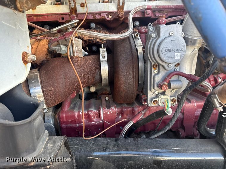 image for item EG1988 2011 Mack CHU613 vacuum truck