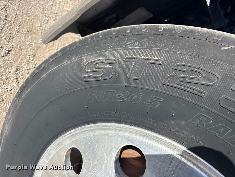 image for item EG1988 2011 Mack CHU613 vacuum truck