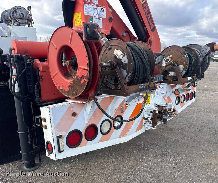 image for item EG1989 2010 International 7400 crane truck