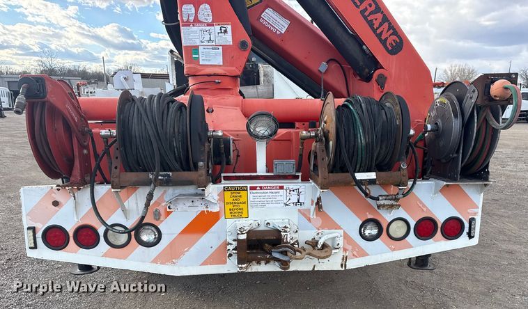 image for item EG1989 2010 International 7400 crane truck