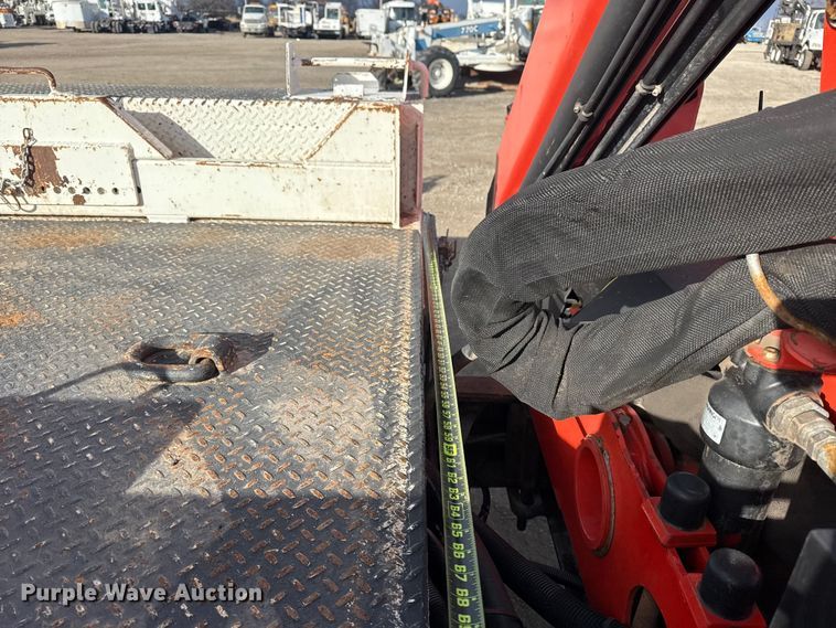 image for item EG1989 2010 International 7400 crane truck