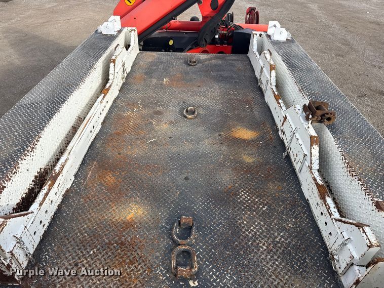 image for item EG1989 2010 International 7400 crane truck