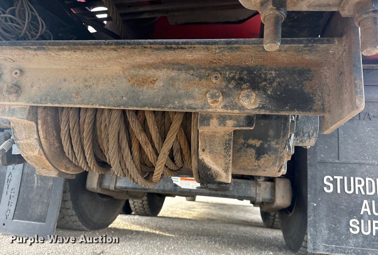 image for item EG1989 2010 International 7400 crane truck