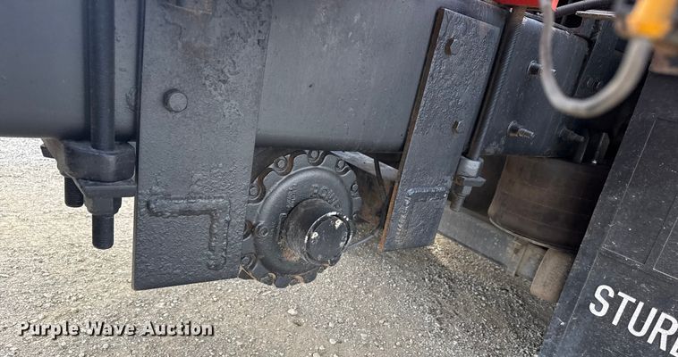 image for item EG1989 2010 International 7400 crane truck