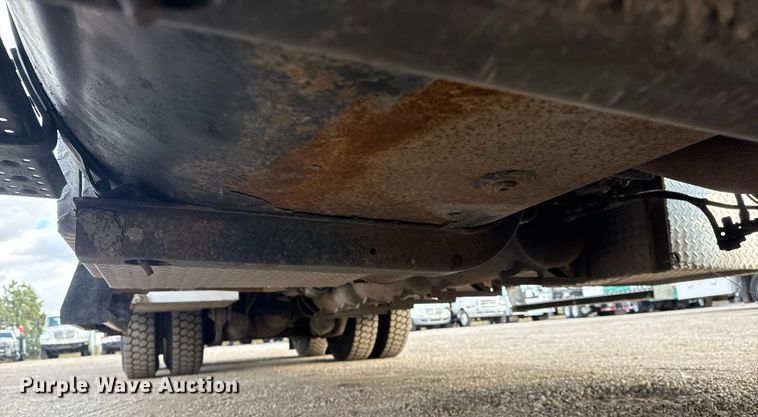 image for item EG1989 2010 International 7400 crane truck