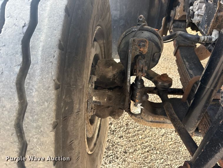 image for item EG1989 2010 International 7400 crane truck