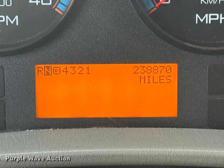 image for item EG1989 2010 International 7400 crane truck