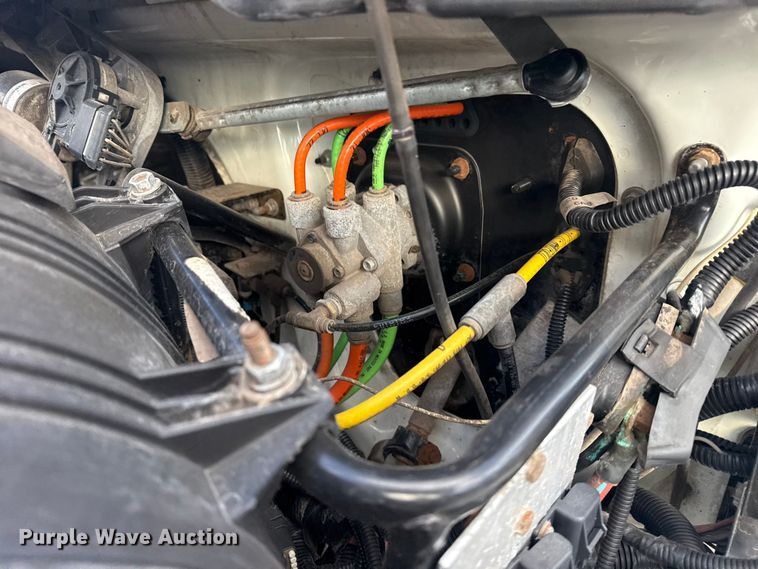 image for item EG1989 2010 International 7400 crane truck