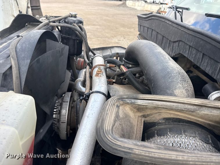 image for item EG1989 2010 International 7400 crane truck